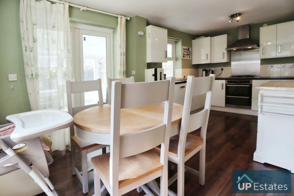 KITCHEN/ DINER