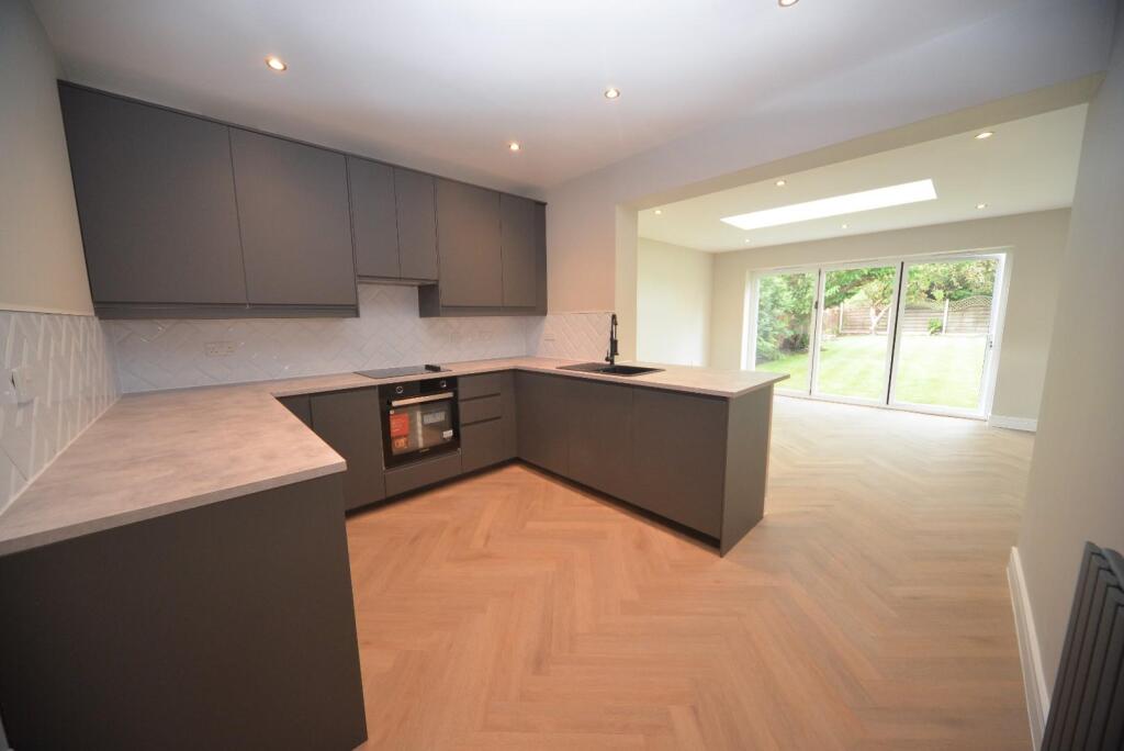 Kitchen lounge diner.jpg