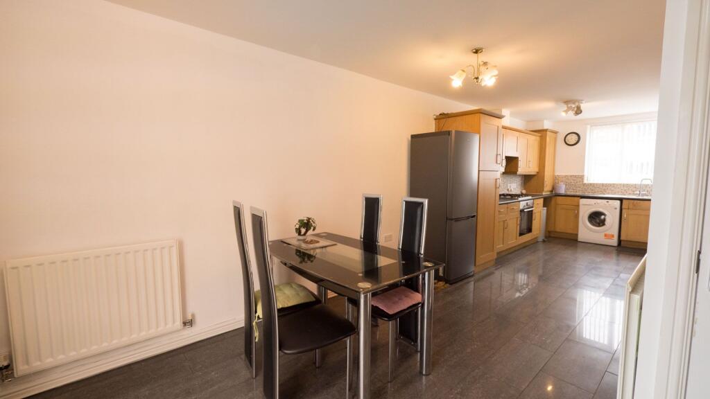 Kitchen/Dining Area