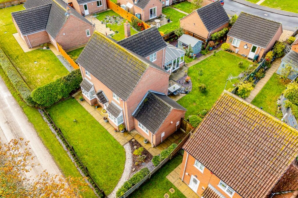 5 Richard Busby Way (Lutton)-2