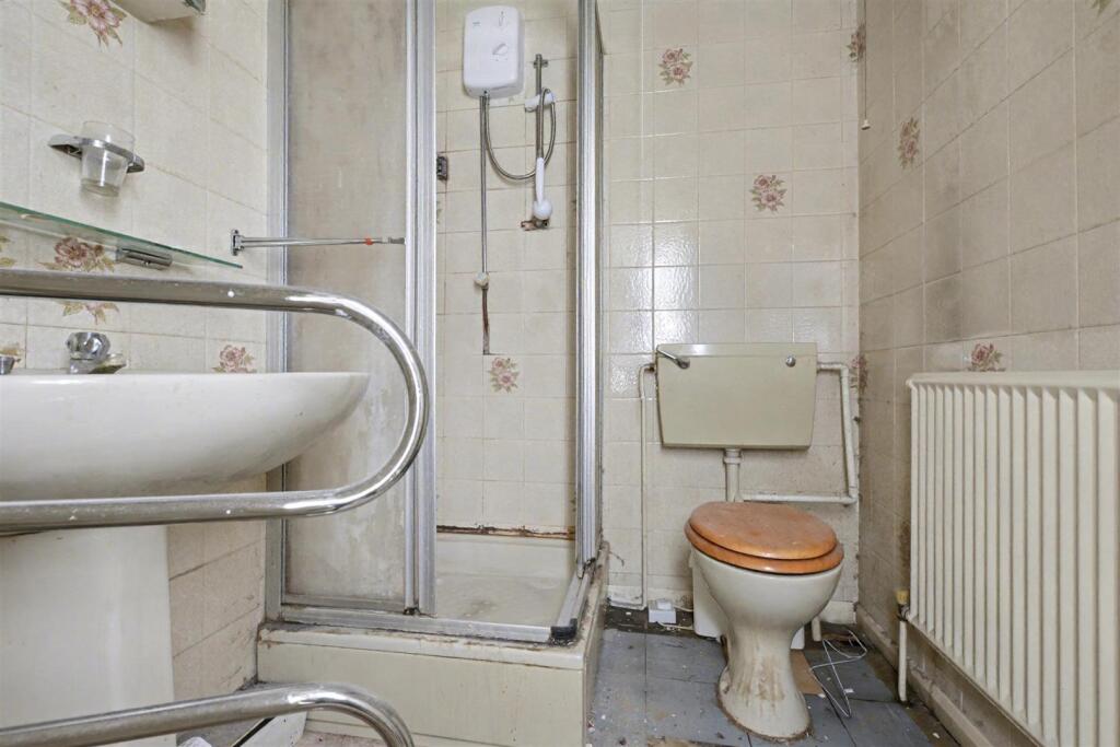 Ensuite.jpeg