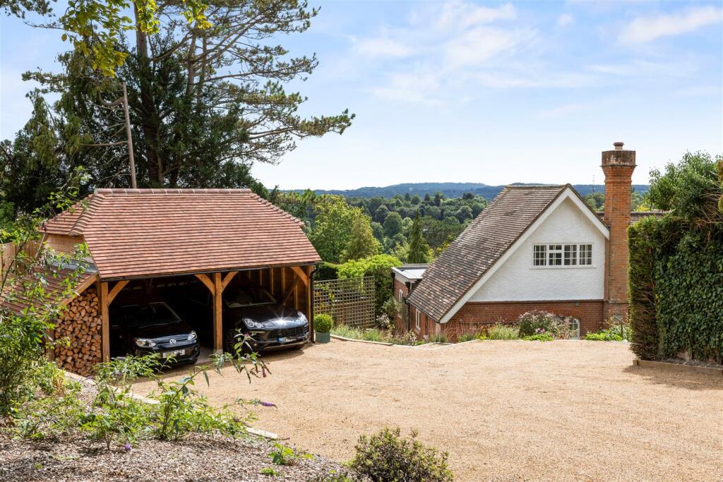 The-Stables-9-Guildown-Avenue-Guildford-GU2-4HA-10