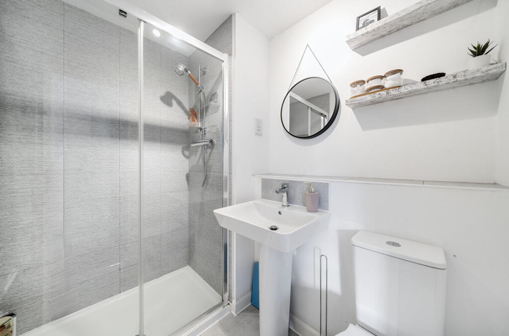 1315837-5-685e603...