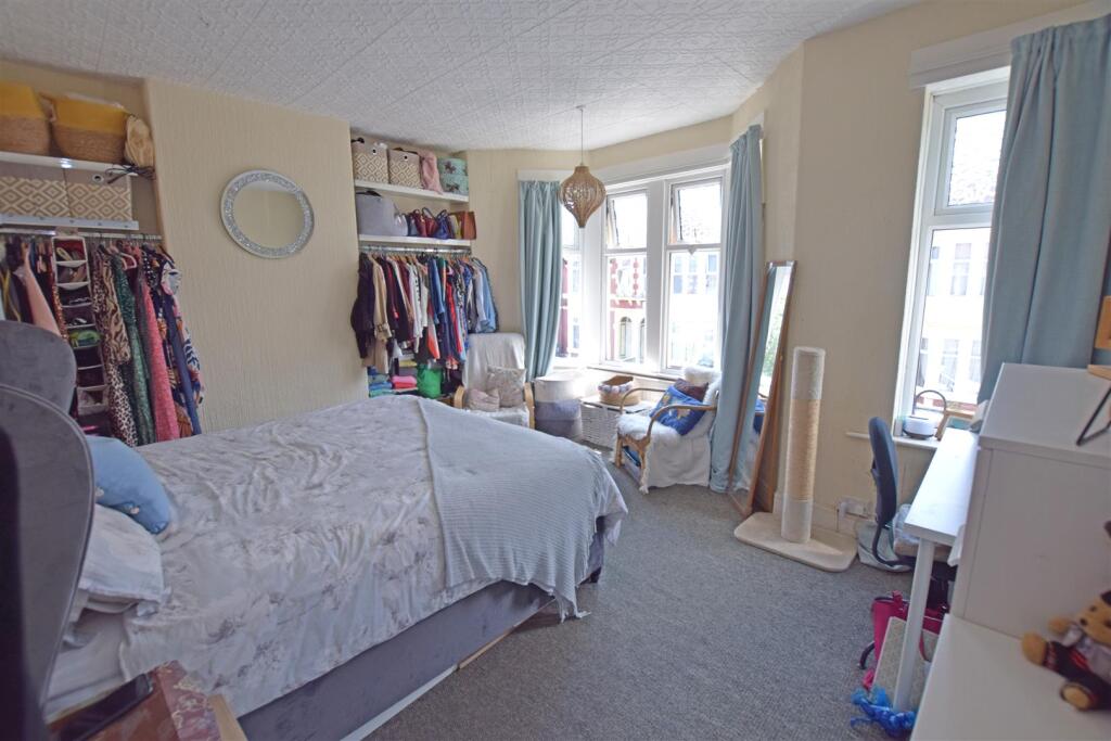 Bedroom1.jpg