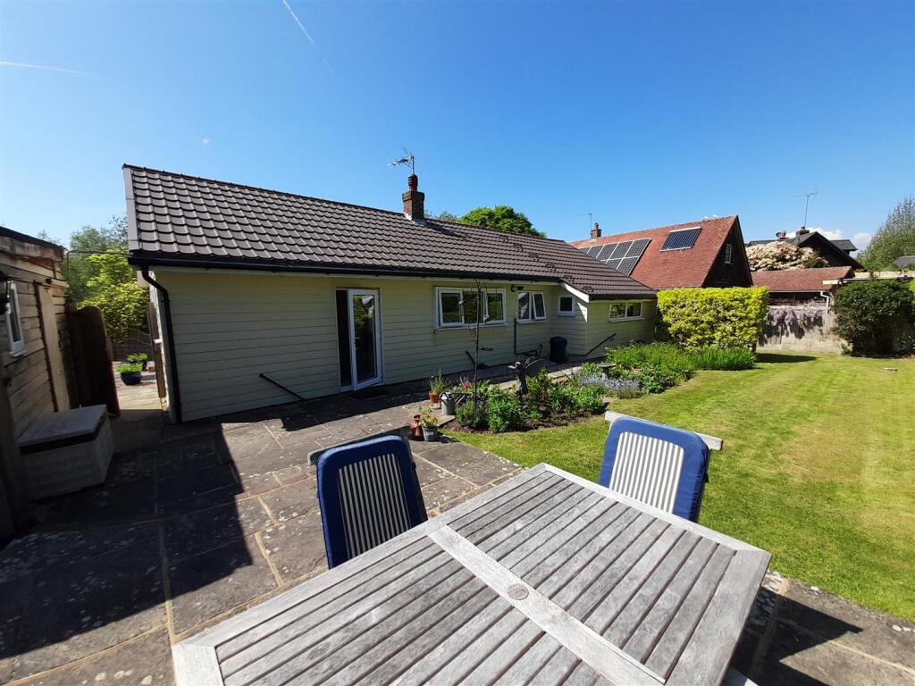 Rear garden 7.jpg