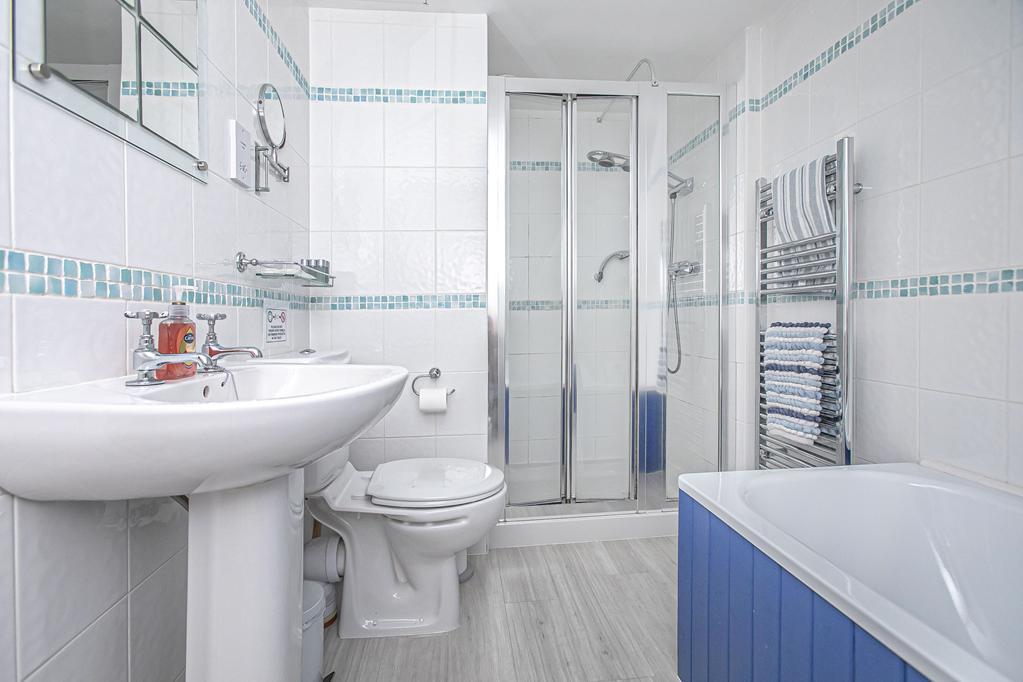 SHOWER ROOM