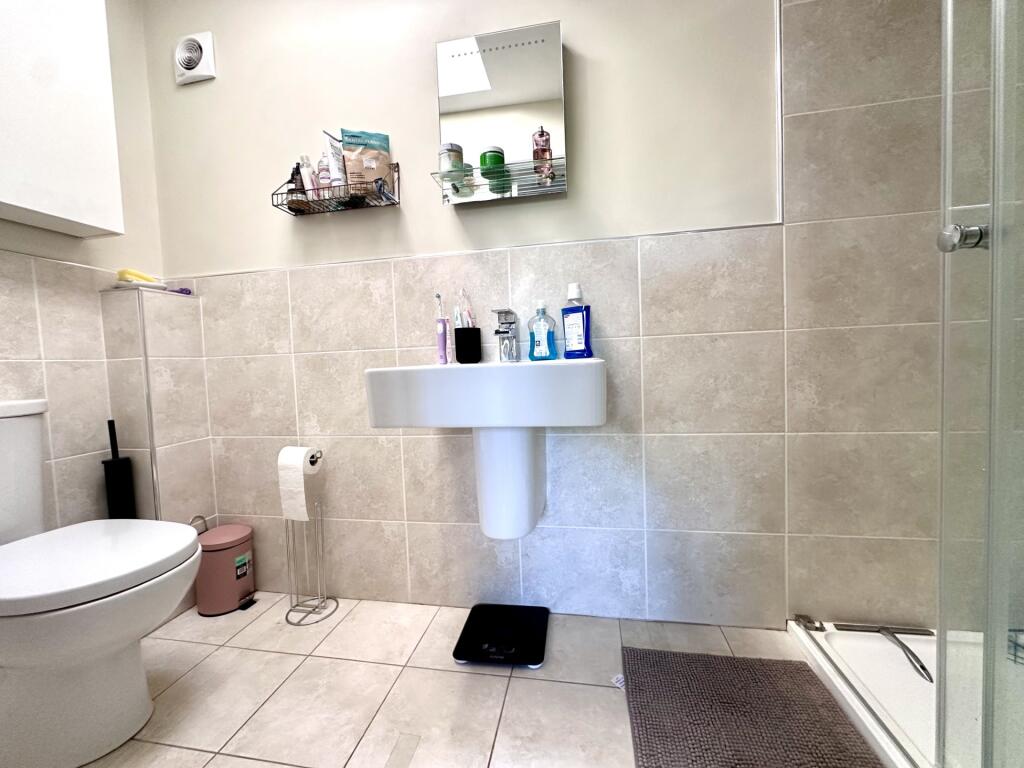 Main ensuite