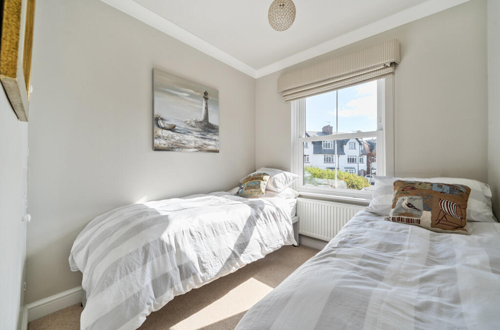 1364425-2-68e7bae...