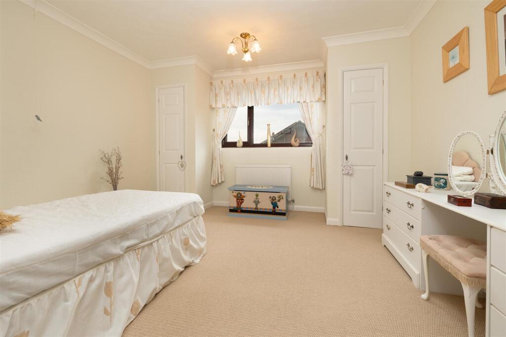 47 Rose Tree Lane, Newhall