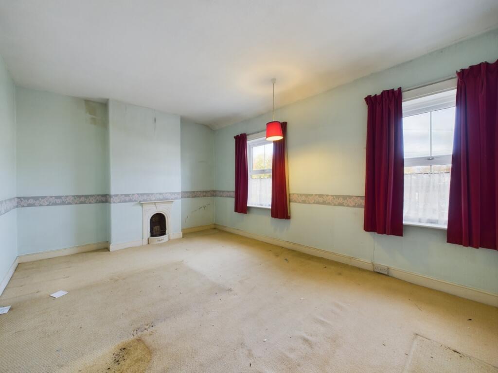 CAM04634G0-PR0005-STILL008