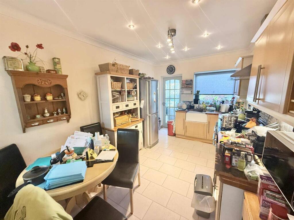 Kitchen-2.jpg