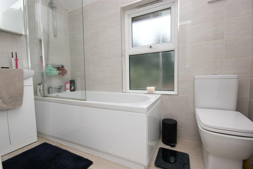 Bathroom.JPG