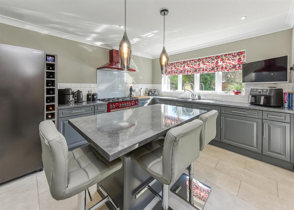 5 Hellier Drive-Kitchen (2).jpg