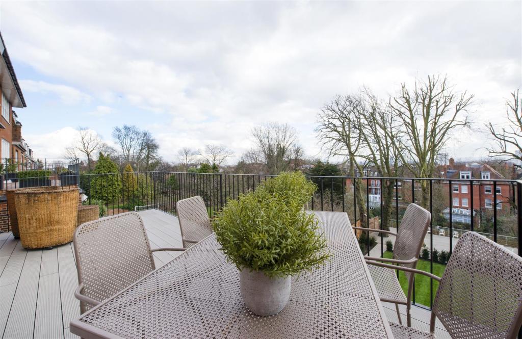Flat D LHR terrace (1).jpg