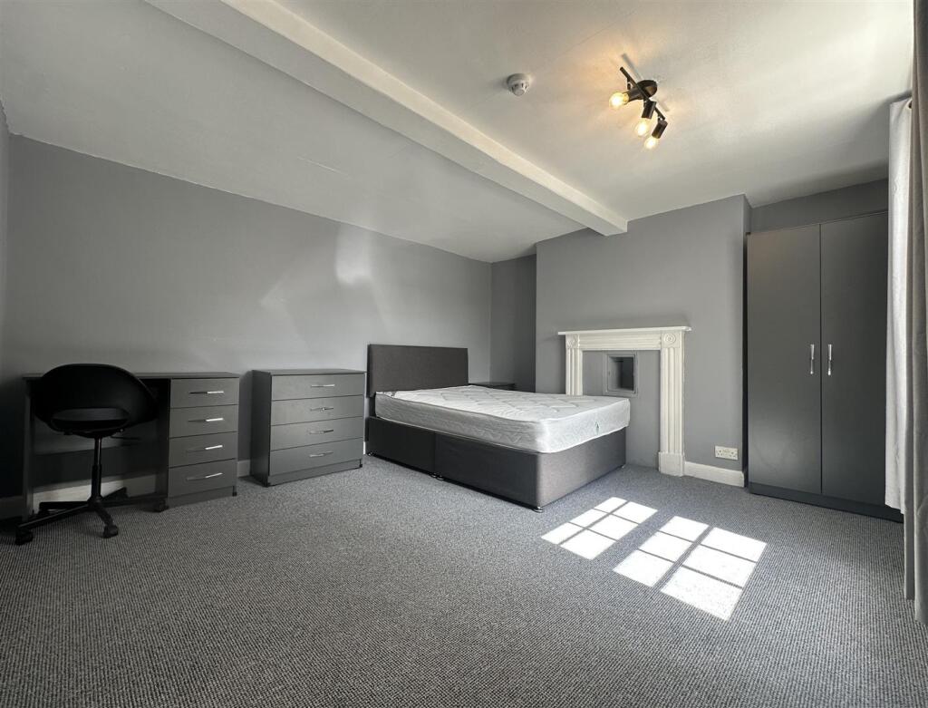 Room III.jpg