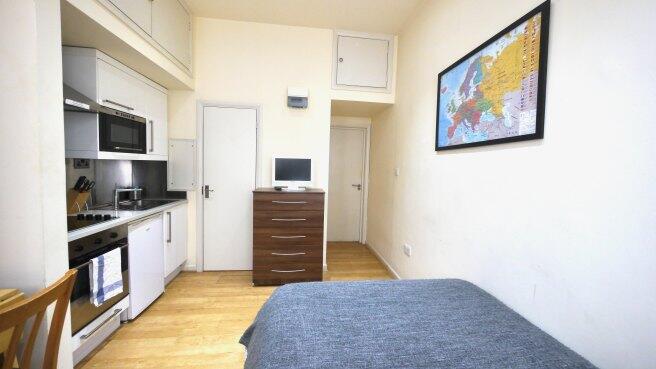 brondesbury-park-nw6-7ay-981219