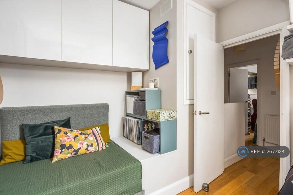 Second Bedroom/Study
