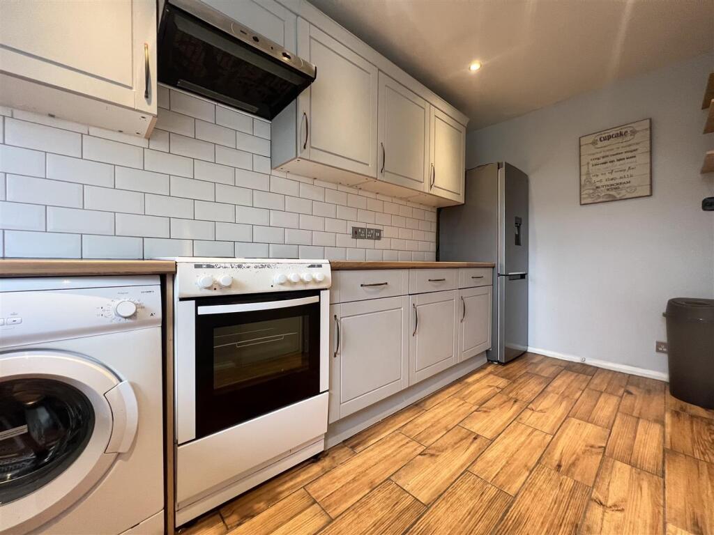 Kitchen 1.jpg