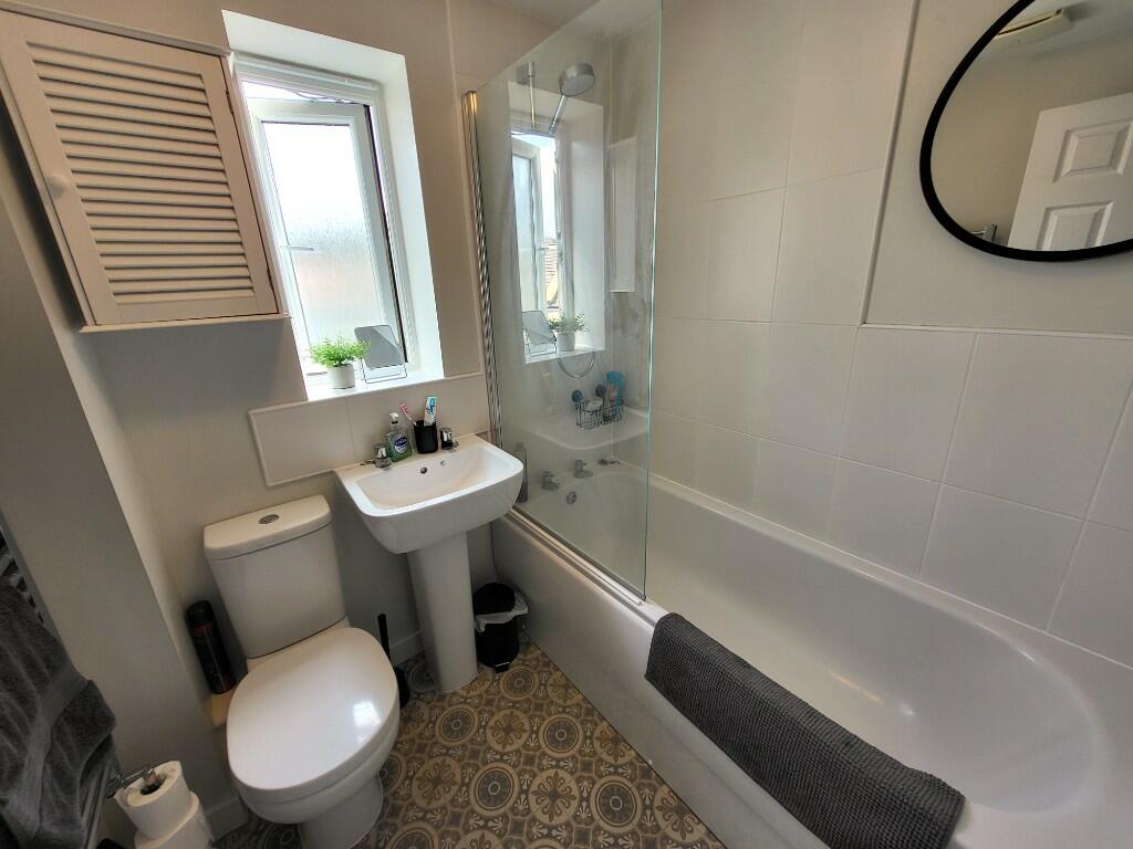 Modern Bathroom 