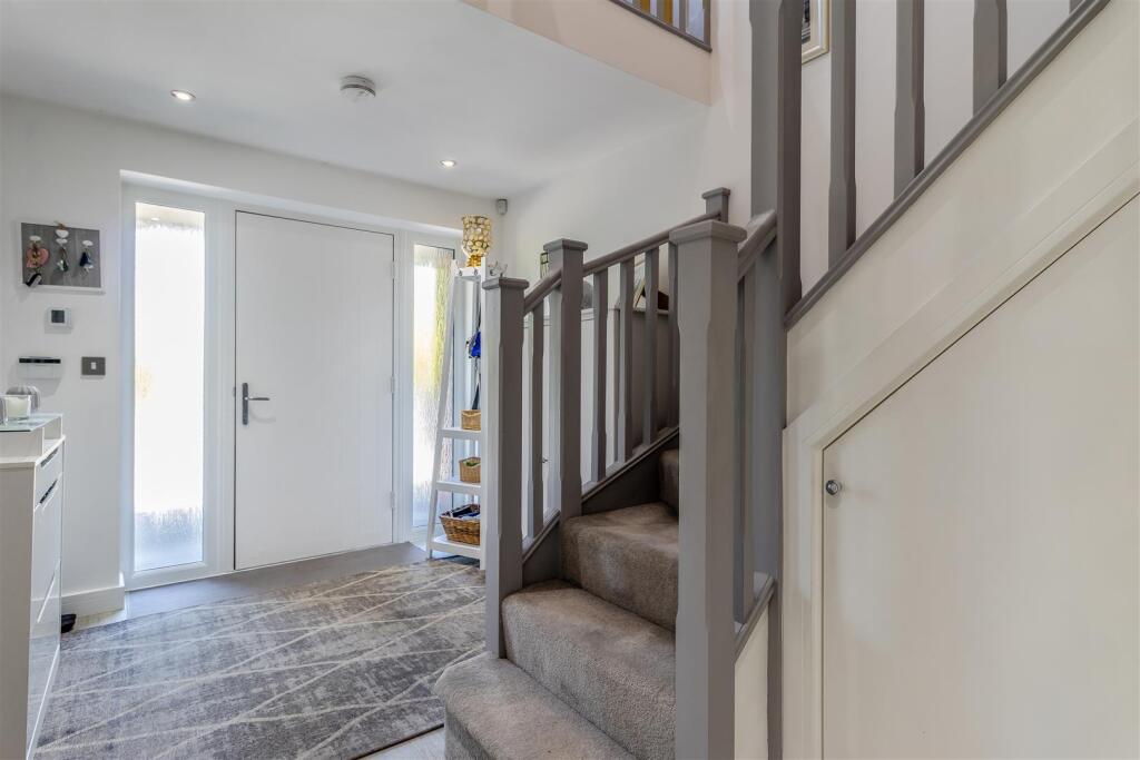 8646070-interior17.jpg