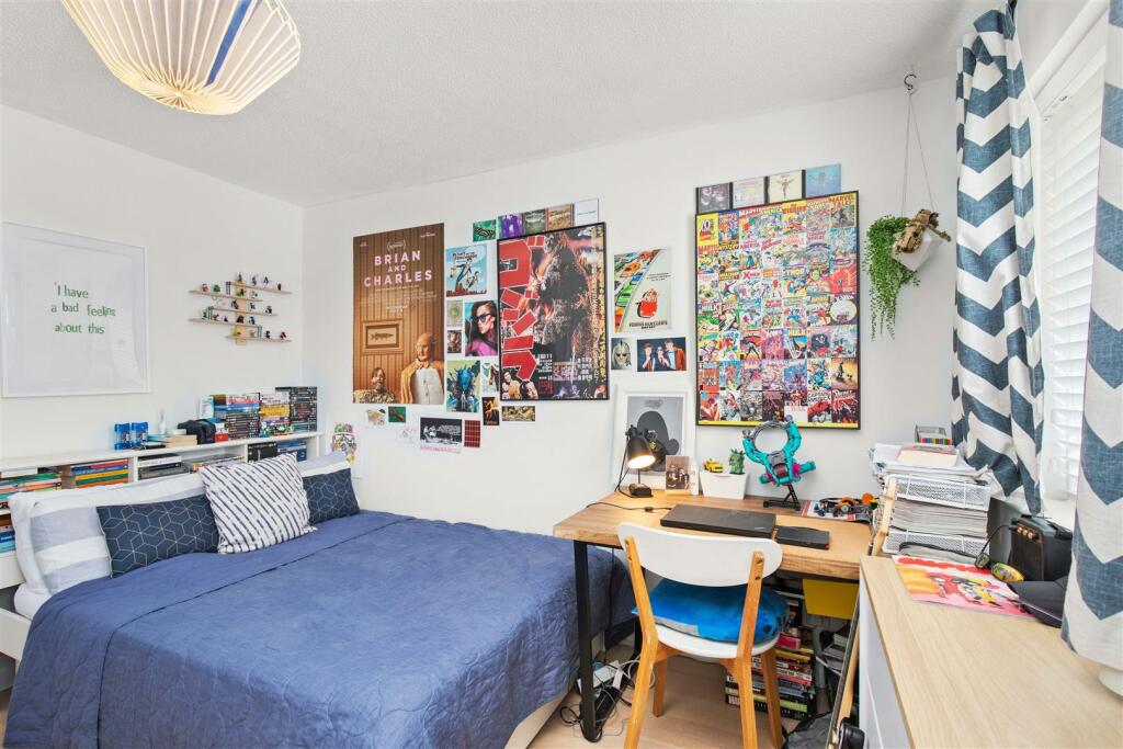 bed 1a.jpg
