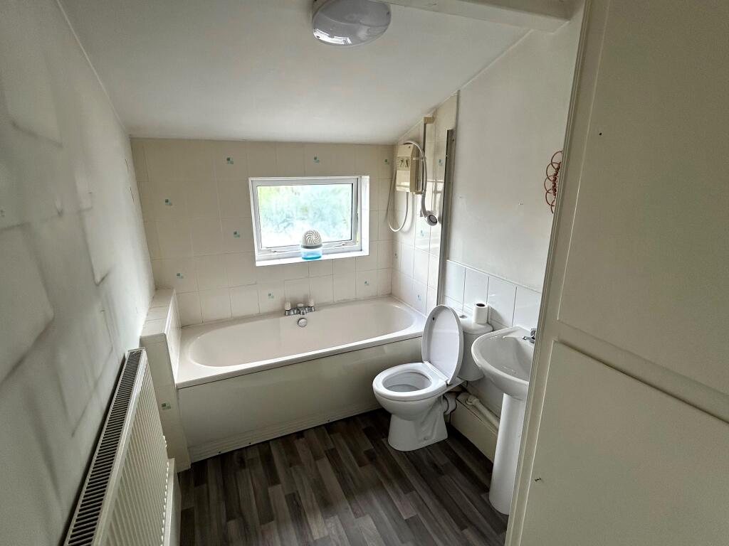 Bathroom T202407110947.jpg