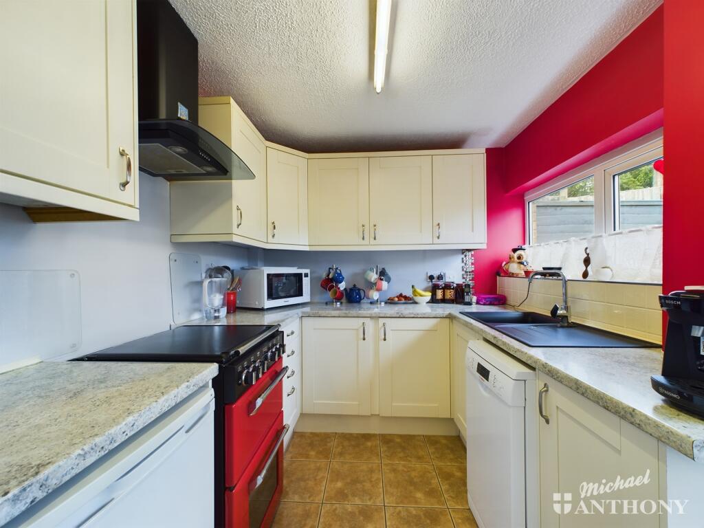 CAM02773G0-PR0141-STILL009