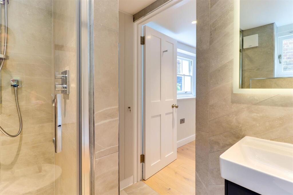 36. Bathroom 2.3.jpg