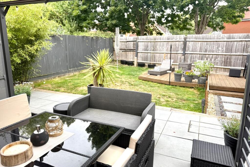 Patio and rear garde