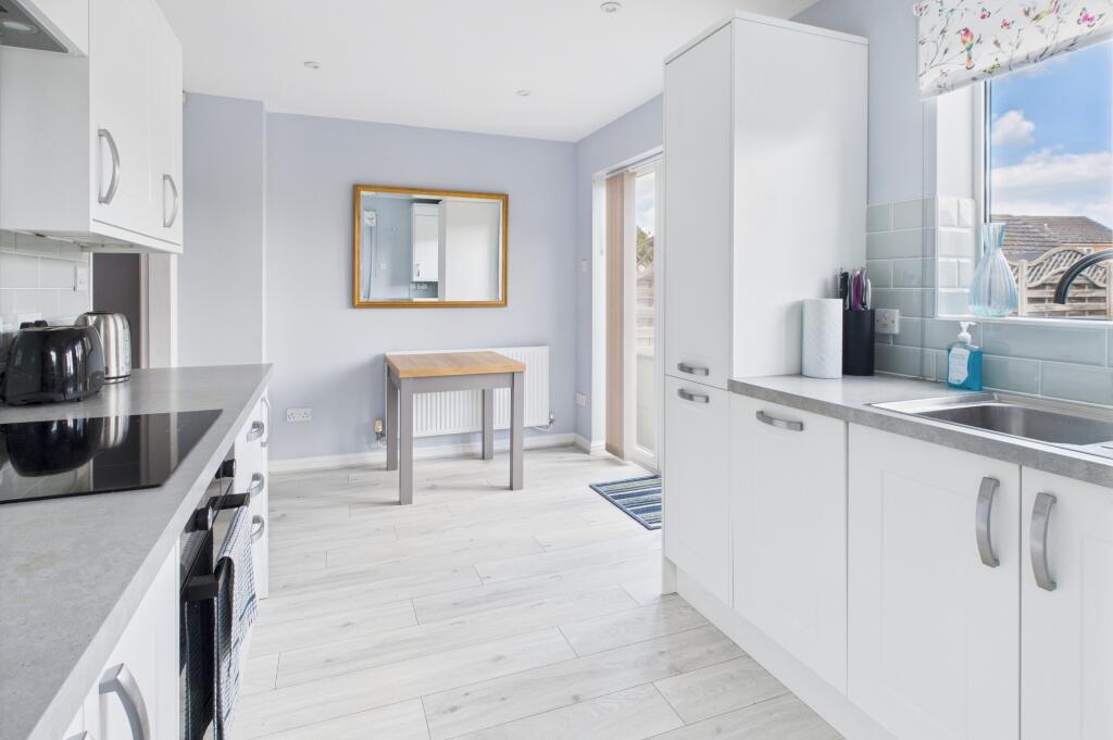 CAM02519G0-PR0285-STILL006