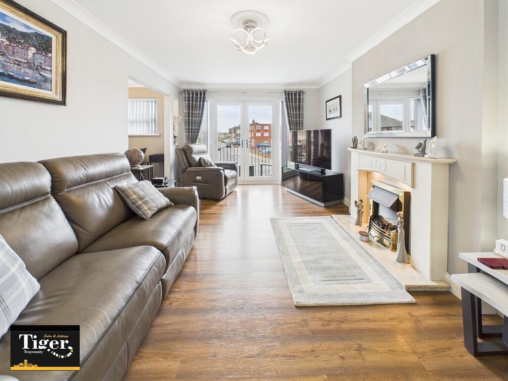 CAM02176G0-PR0602...