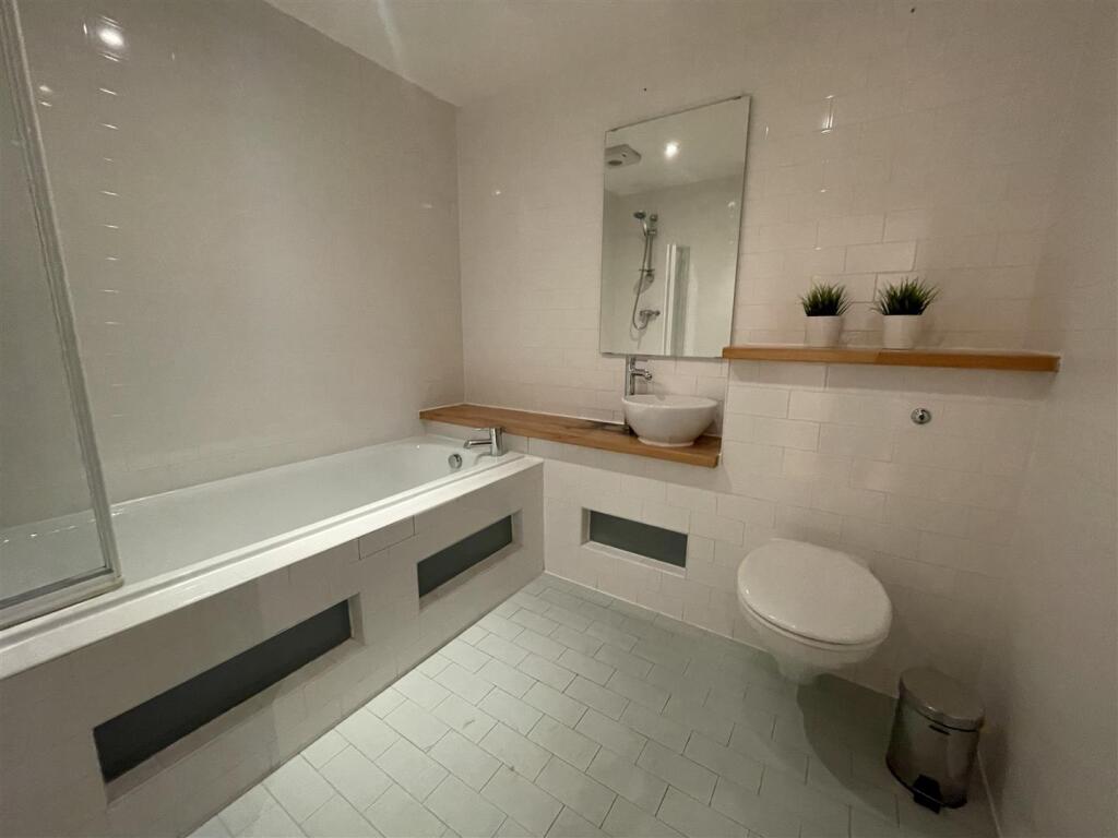 Bathroom.jpeg