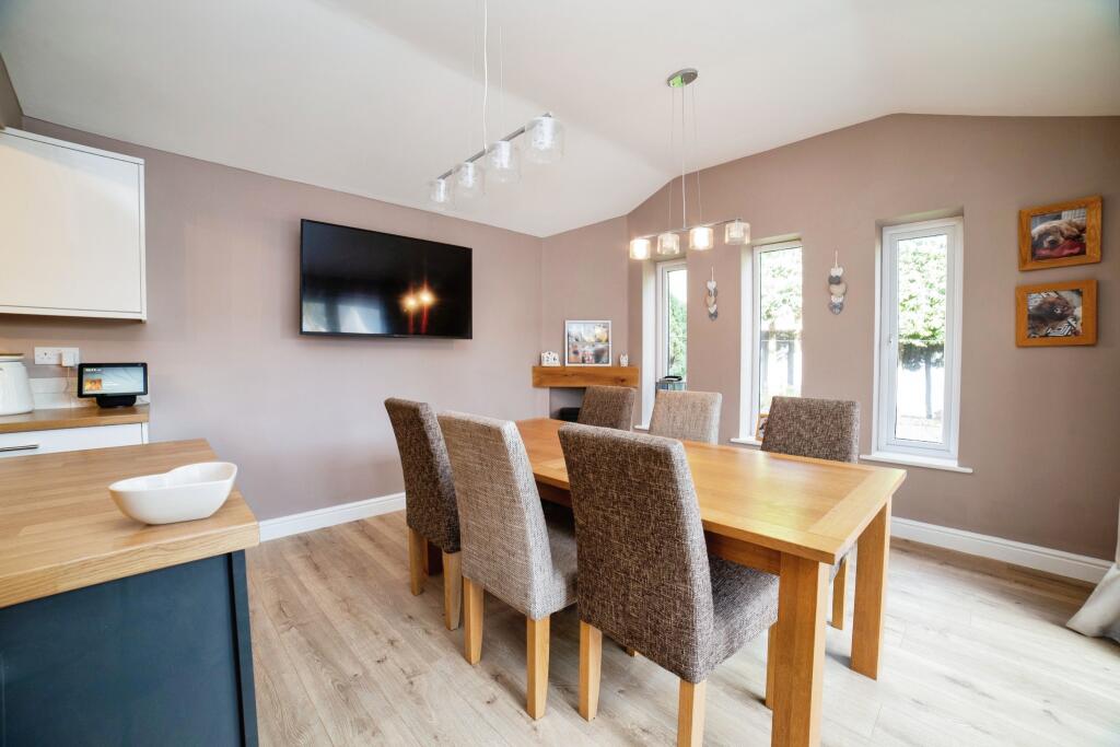 Family Kitchen Diner