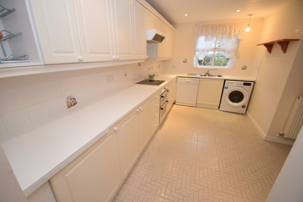 10 Madeira Way kitchen.JPG