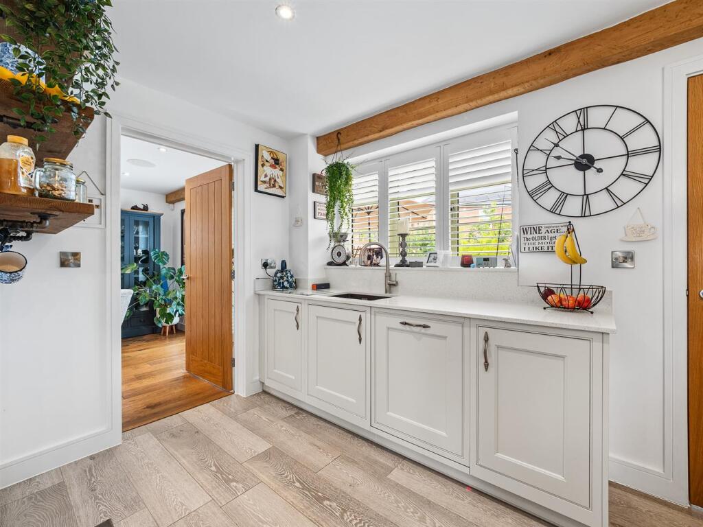 10 Shottery Green-11.jpg