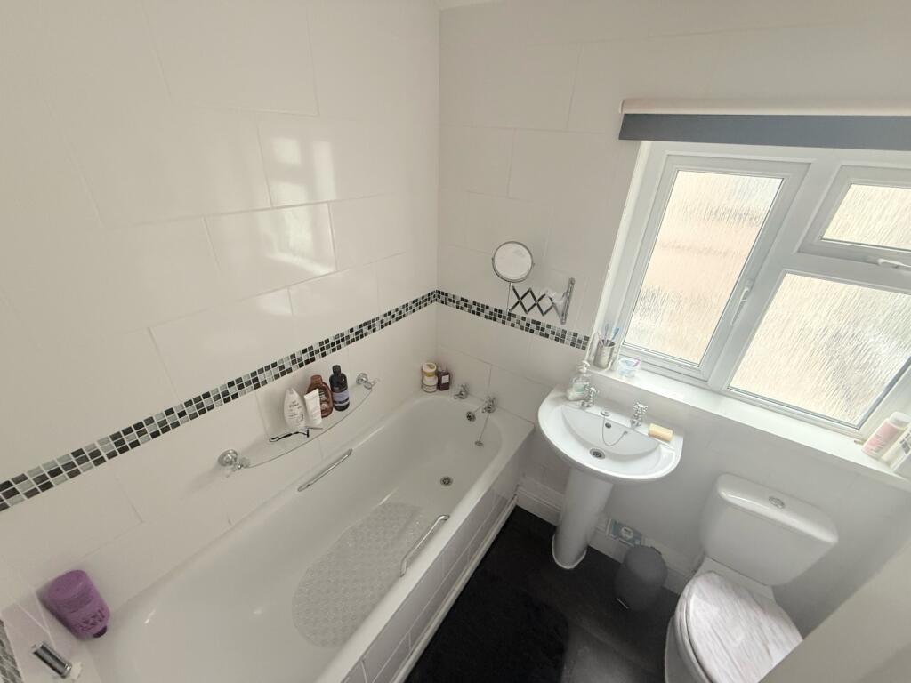 3C85CD3B-96B4-4A9D-B1F5-1FFE645D049B