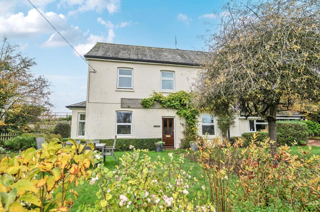 Amesbury Road, Weyhill, Andover, SP11 8DU