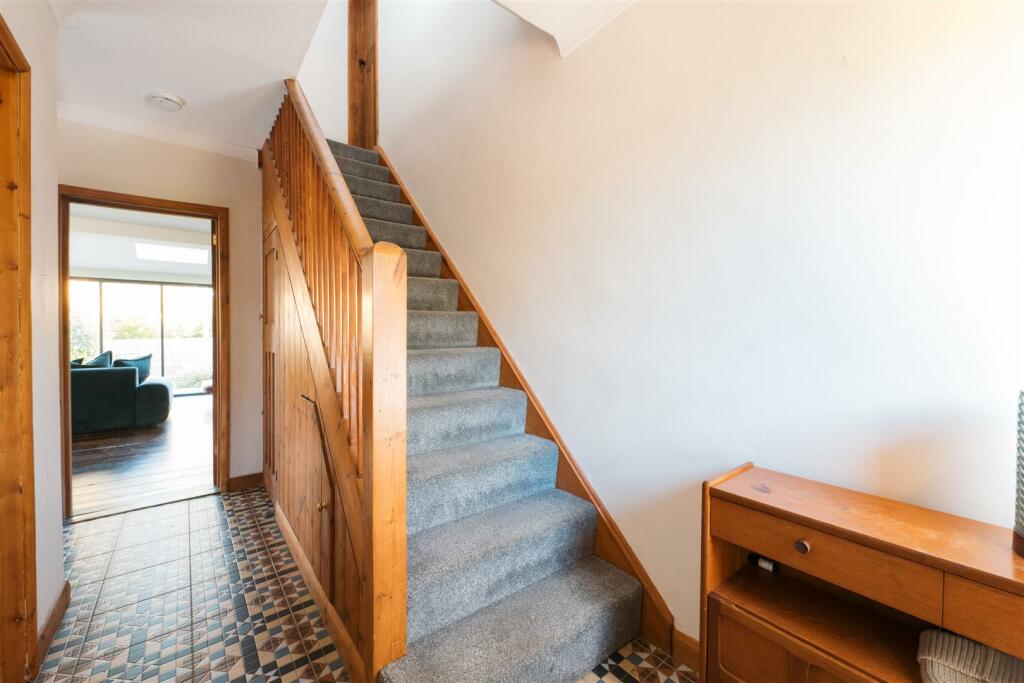 48 Brampton Park Rd, Hitchin-02.jpg