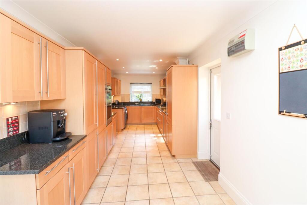 Kitchen/Breakfast Room