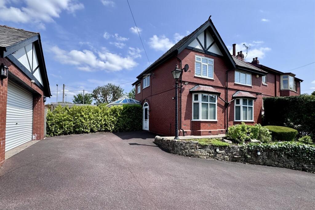 Primrose Crescent, Glossop