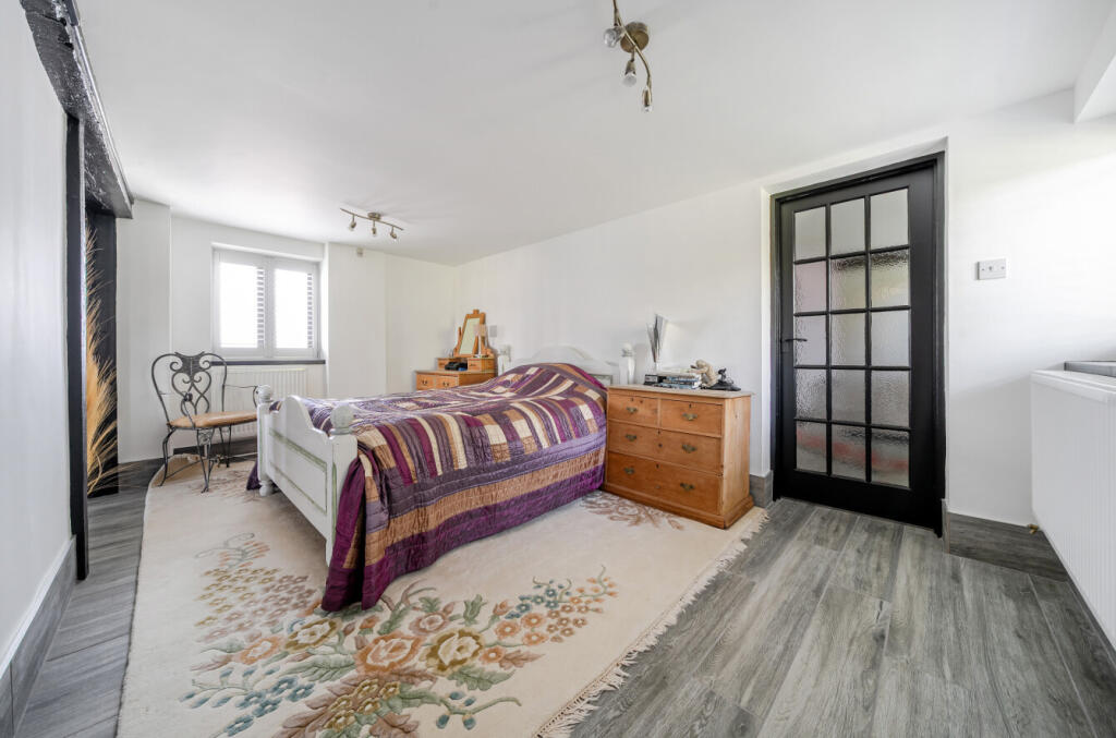 1333980-6-6895e92...