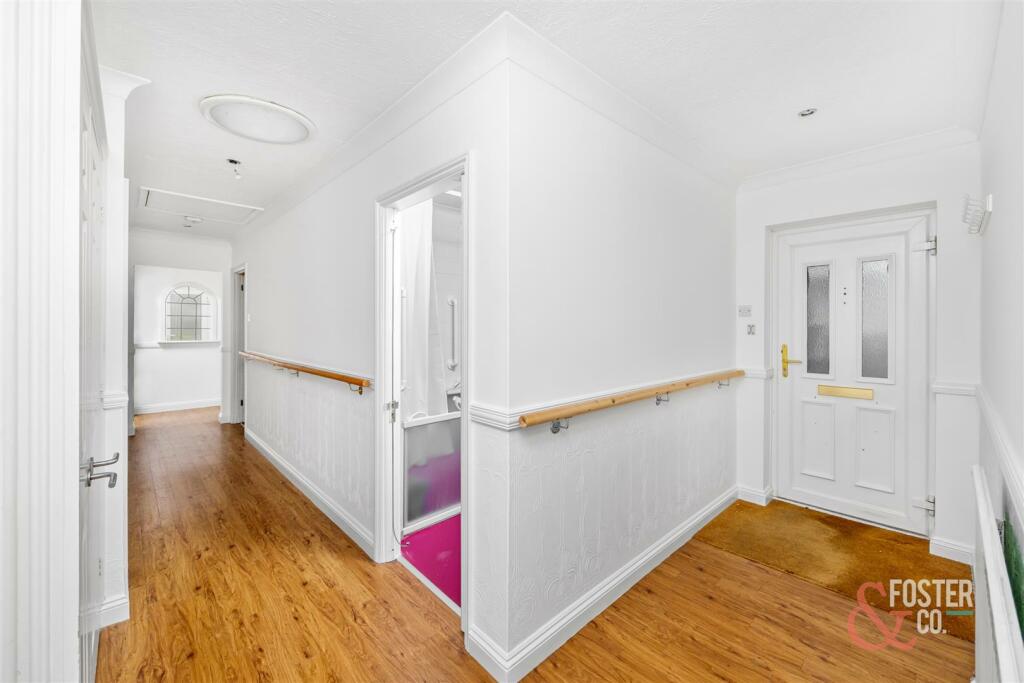 Sandringham Drive, 38_002.jpg