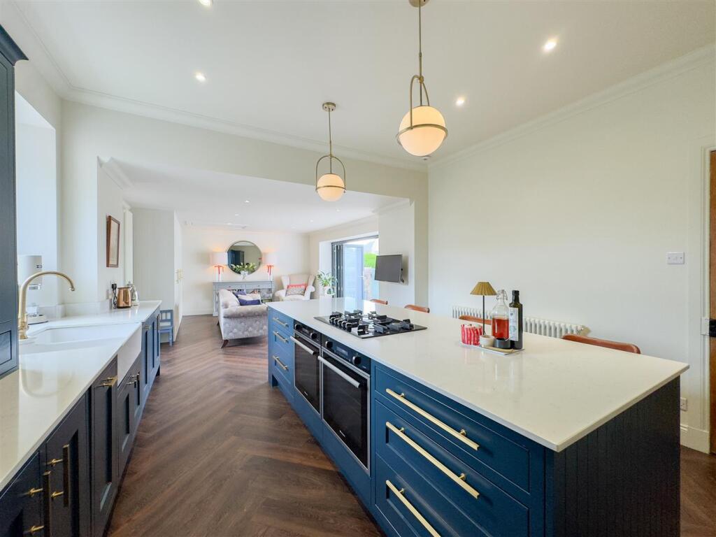 Kitchen/Dine/Family Area