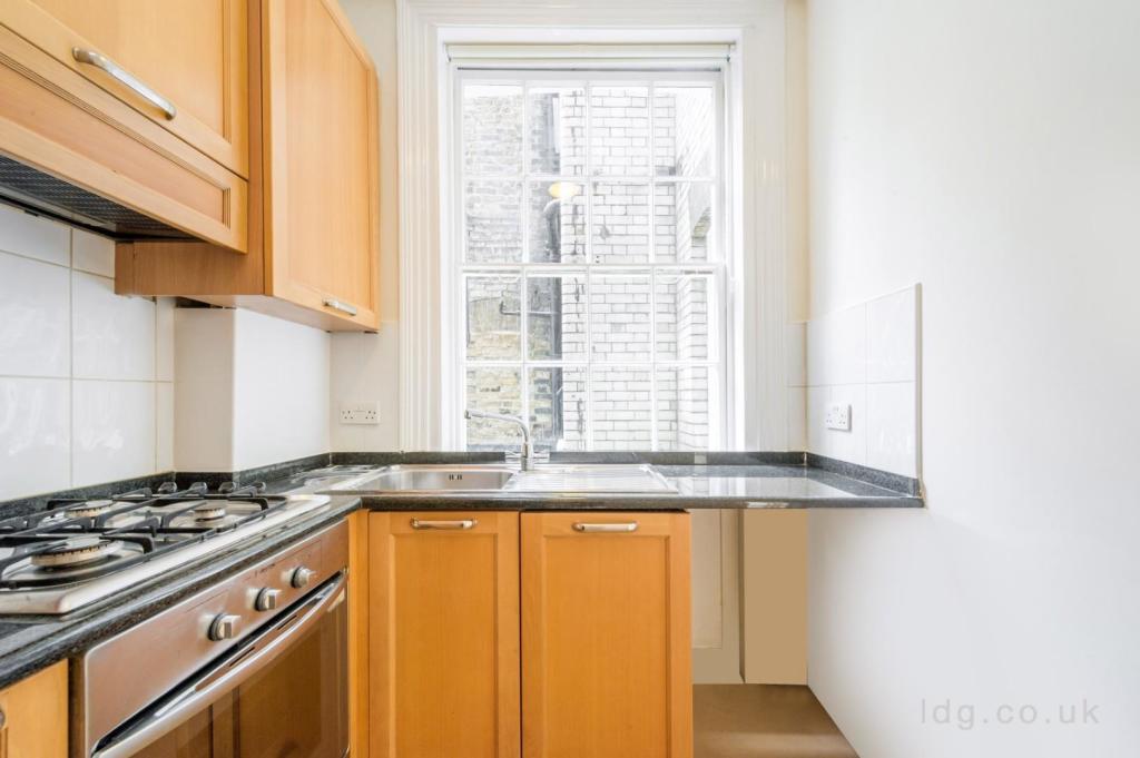 kitchen (2).jpg