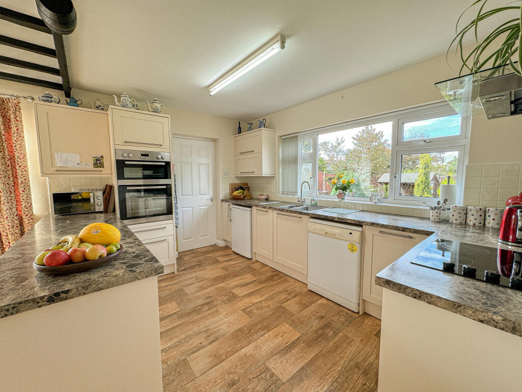 Kitchen (2)