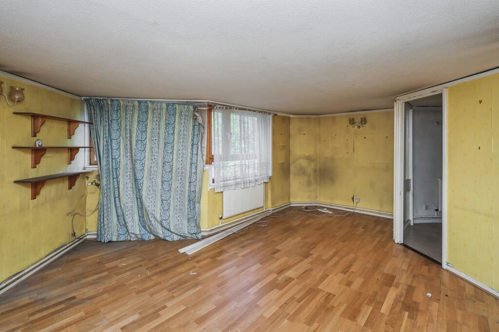 11 Whistler Walk, World's End Estate, Chelsea, London, SW10 0EP