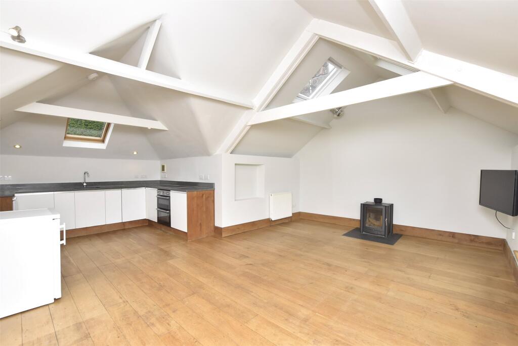 Kitchen/Living Area