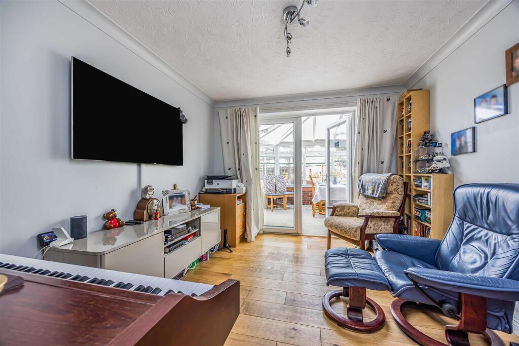 8 Topaz Grove, Waterlooville-Small-PorticoMarketin