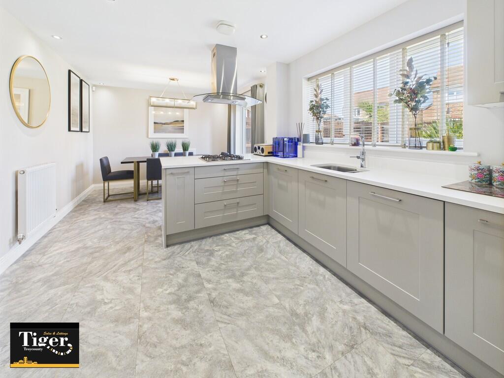 CAM02176G0-PR0661...