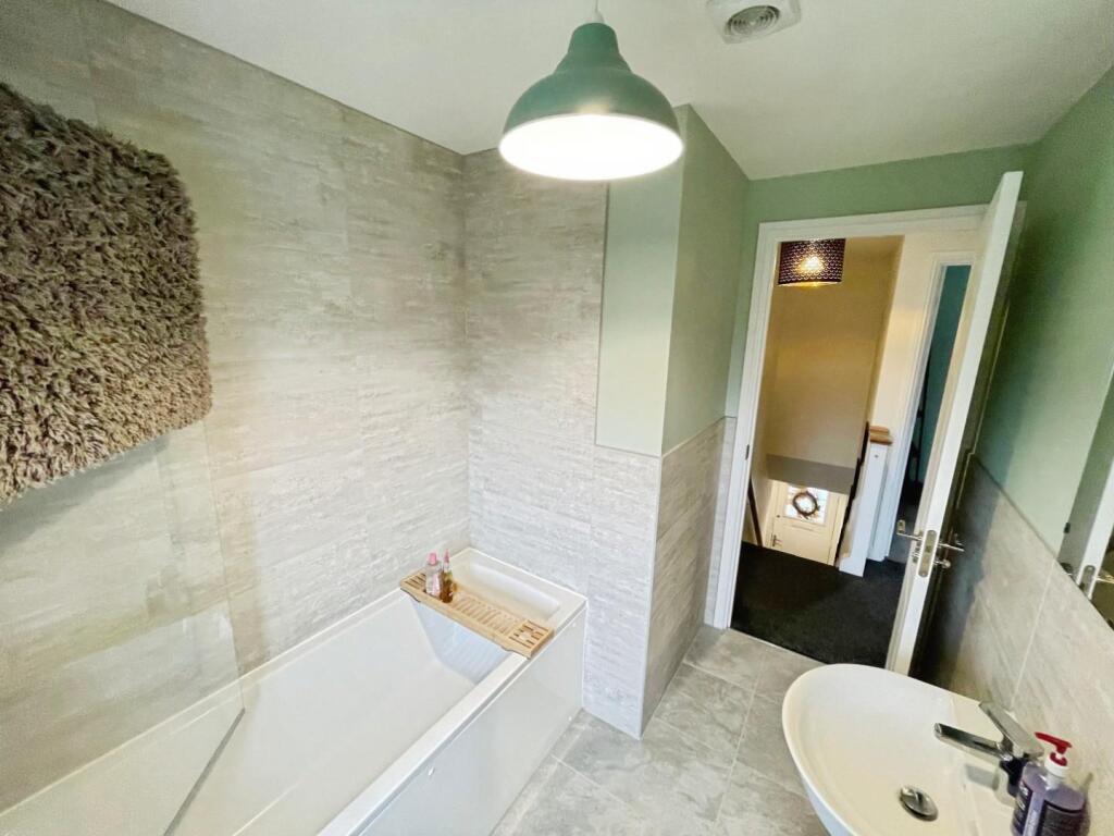 fab5bdb4--46DA-AAD3-FAB0ECA7BC78-35249-000004BE75F